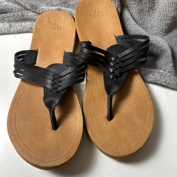 Time and Tru‎ Hooded Thong Sandals Women's L Black Flat Memory Foam Comfort Boho - Picture 2 of 10